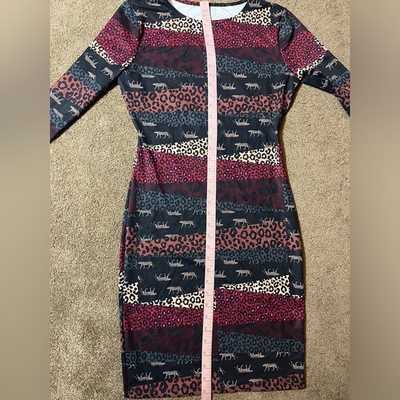 Victoria’s Secret Sport long sleeved dress with back detail - Picture 6 of 7